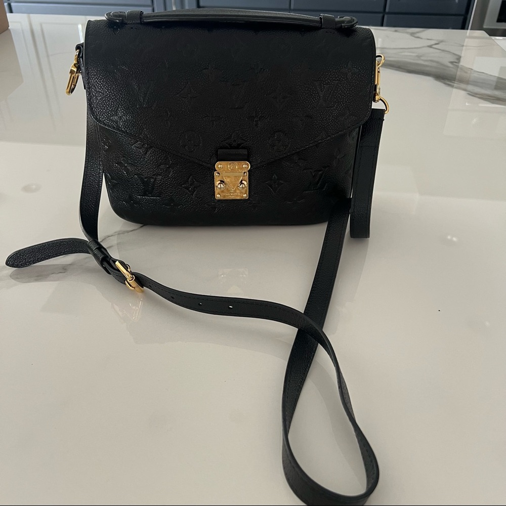 Louis Vuitton Pochette Metis